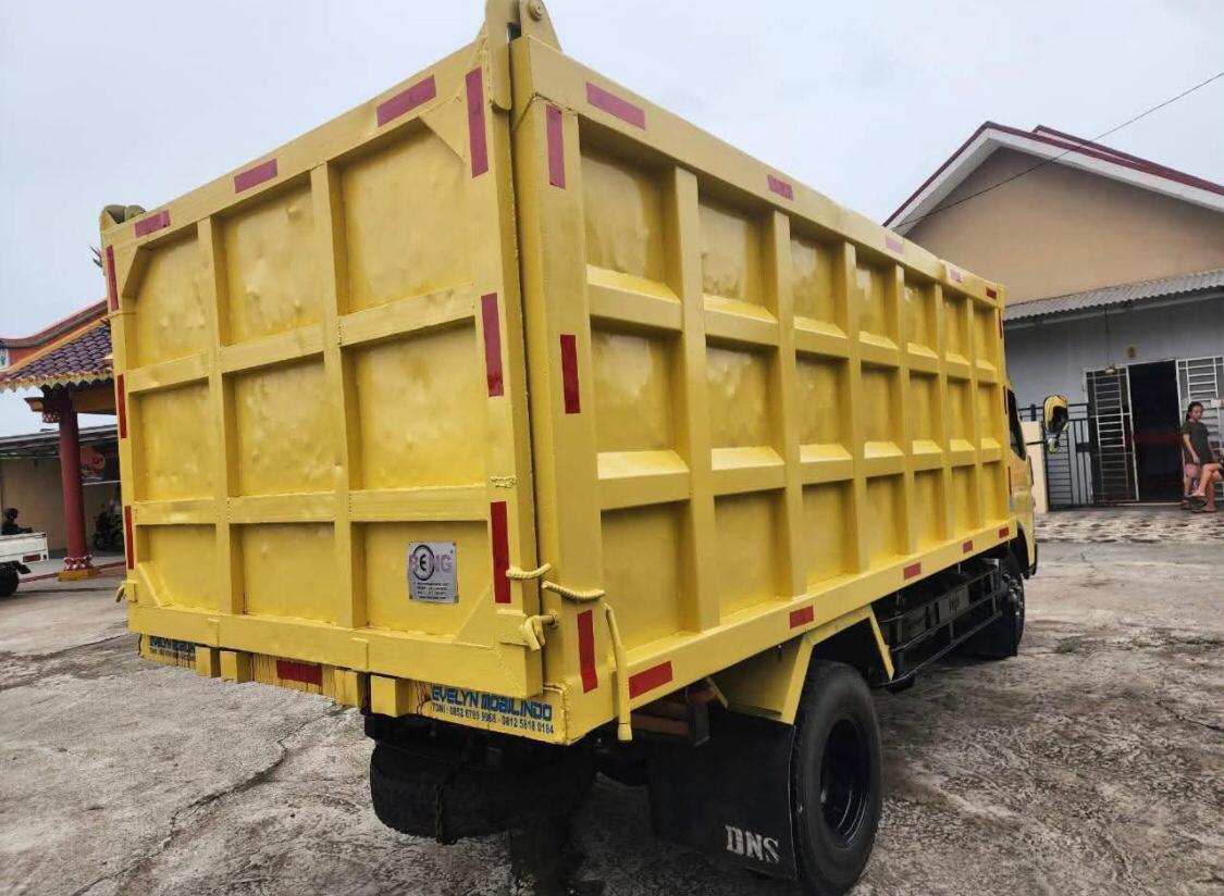 Dump Truck 